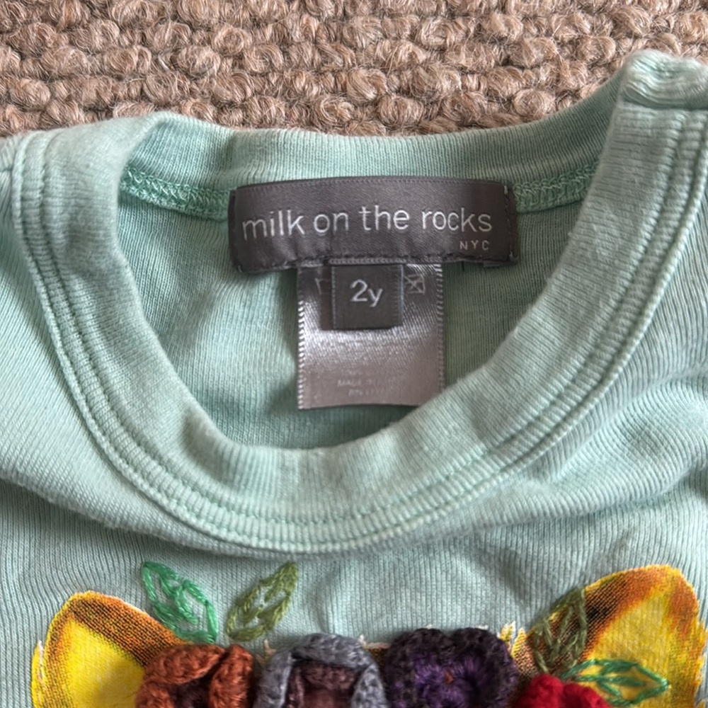 Milk on the Rocks tee - Picture 2 of 3